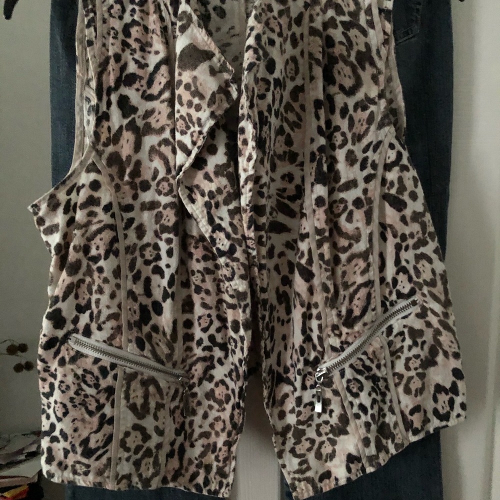 Leopard Chico’s vest